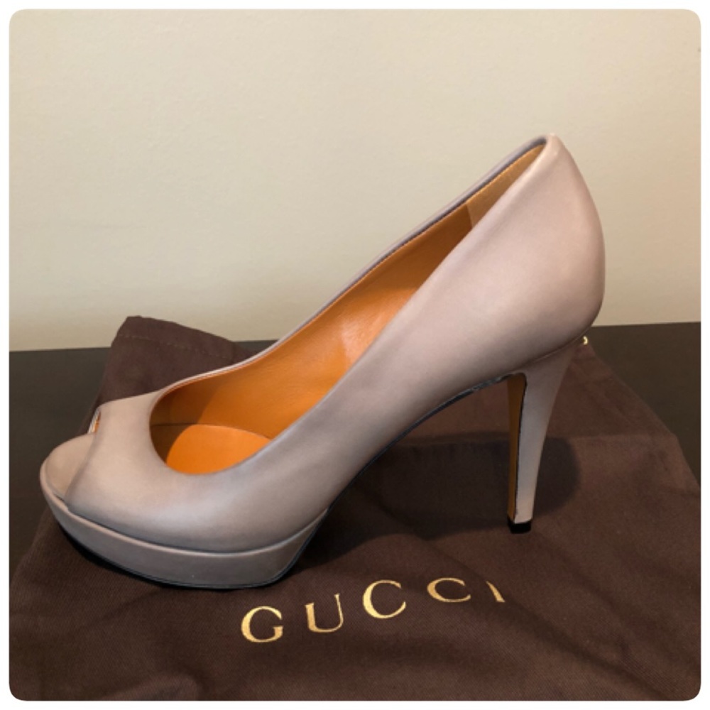 ✨Brand New GUCCI Peep Toes Taupe Leather Pumps Heels Shoes